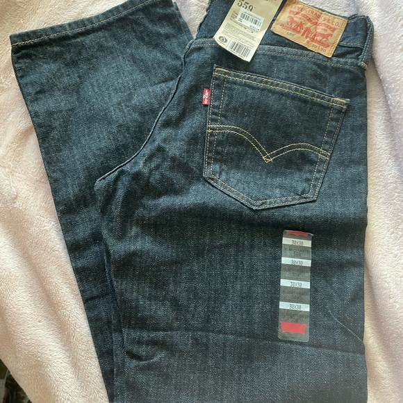 Band New Levi’s Jeans - Picture 2 of 6